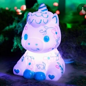 Crayola Light-Up Unicorn Washable Markers. Mythical Magical Washable Easter NEW